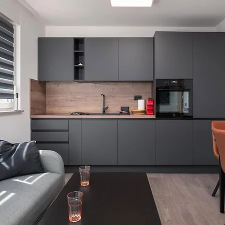 Amazing In Vranici With Wifi פורץ