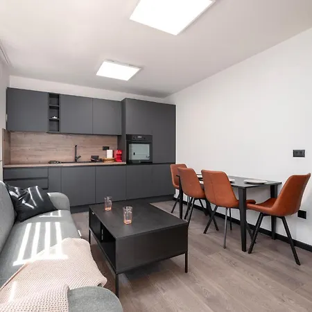1 Bedroom Beautiful Apartment In Vranici