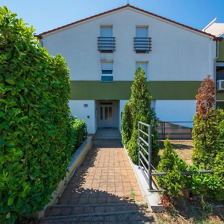 Апартаменты Amazing In Vranici With Wifi *