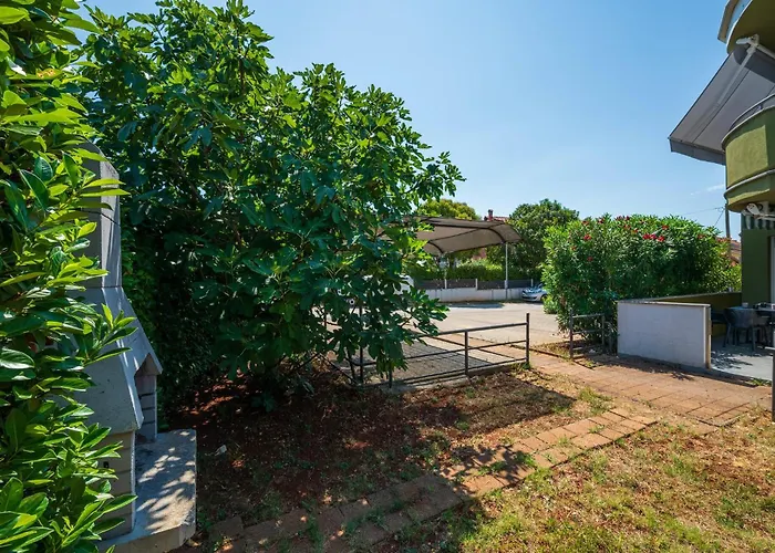 Amazing In Vranici With Wifi Poreč