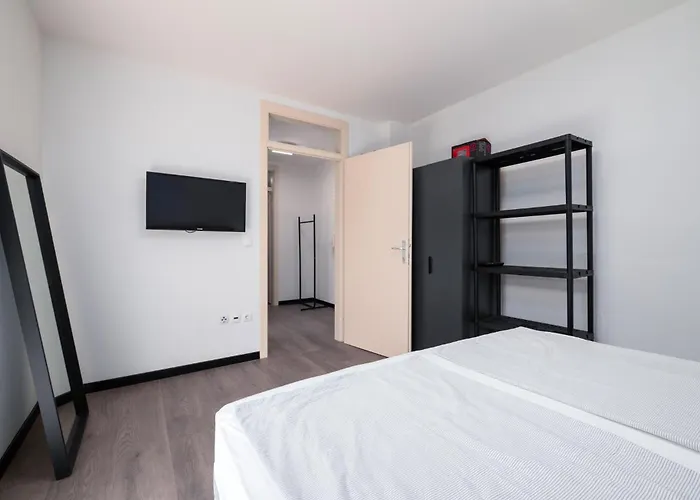 Amazing In Vranici With Wifi Apartament Poreč