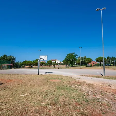 Amazing In Vranici With Wifi Apartment